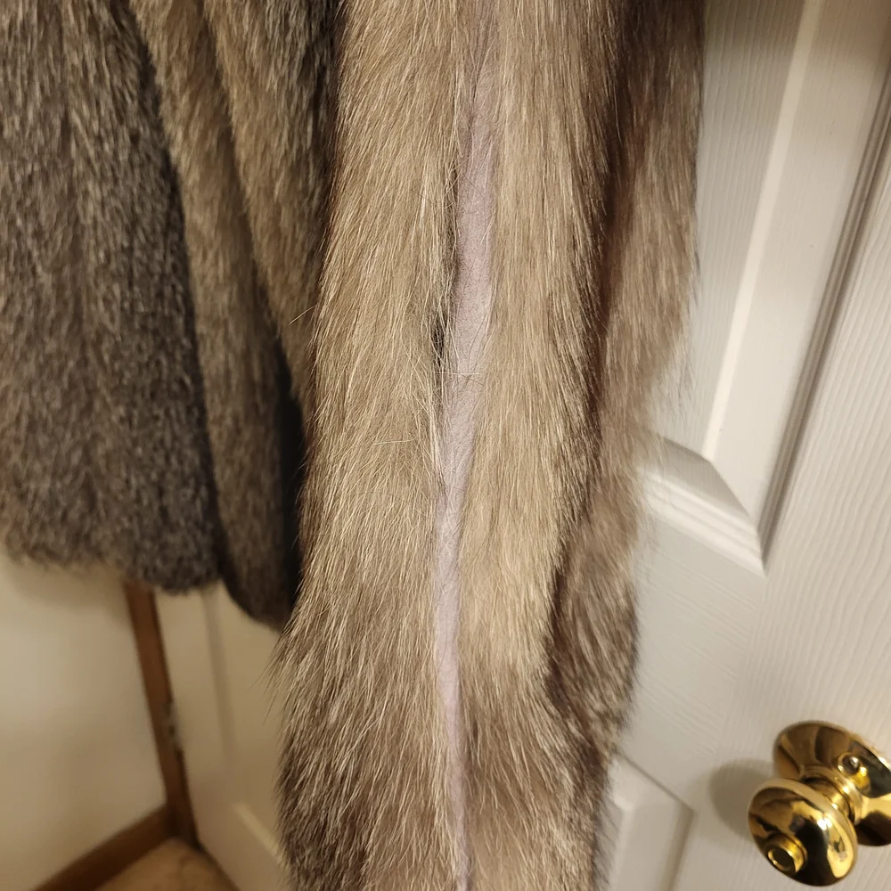 Saga Furs Luxurious Silver Fur Coat - Picture 6 of 8